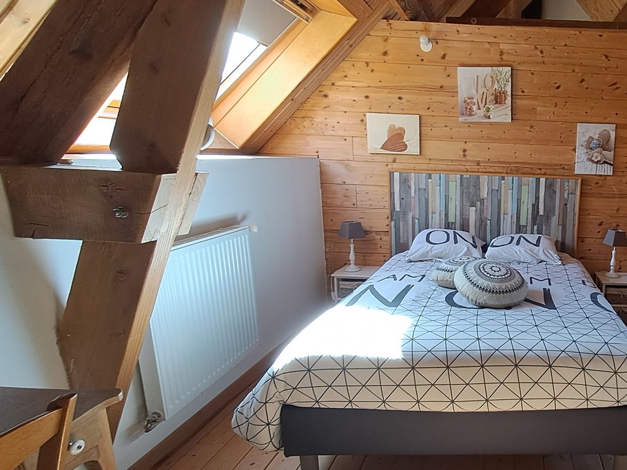 View of the second bedroom