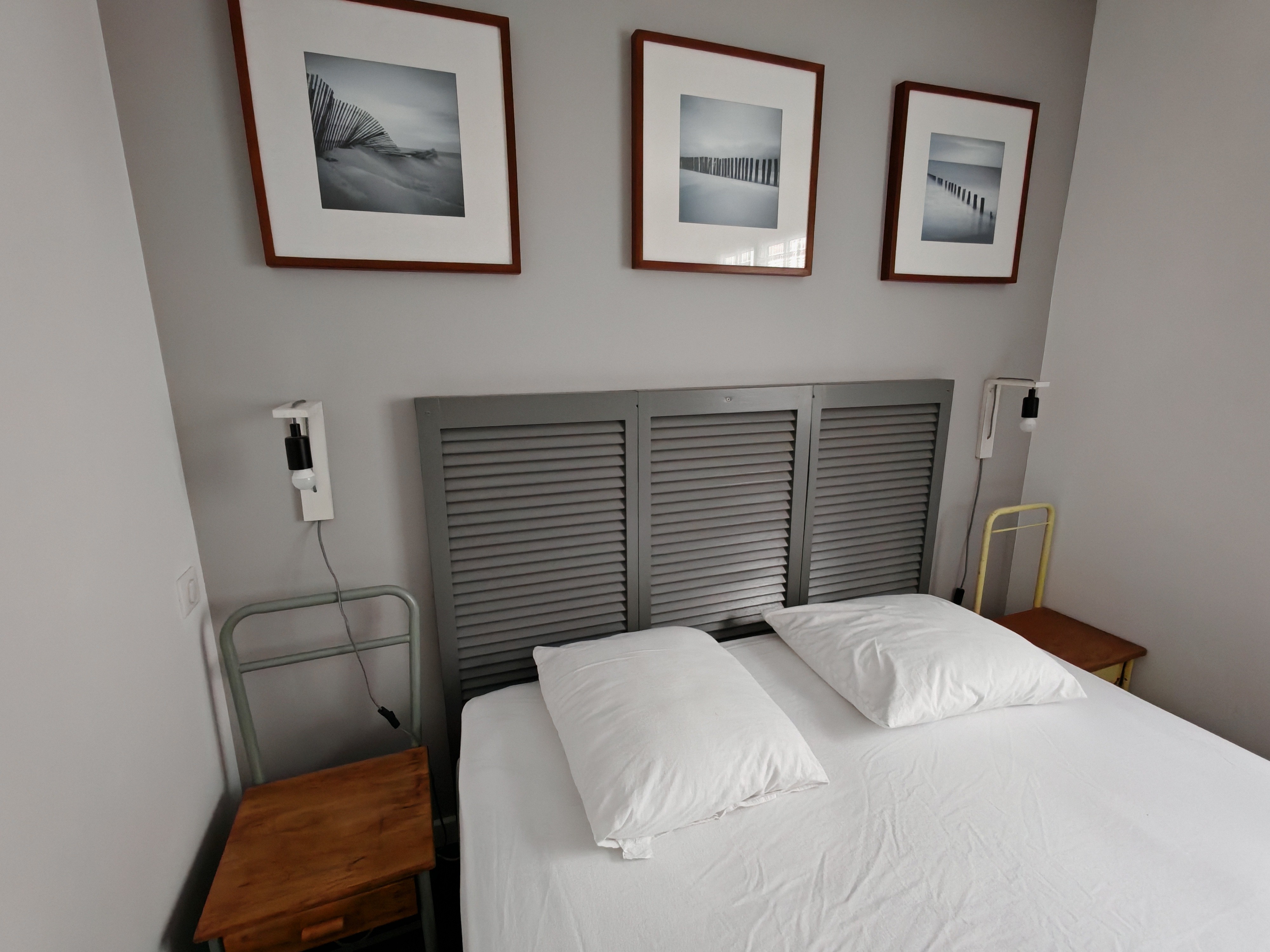 Bedroom with 160 cm bed