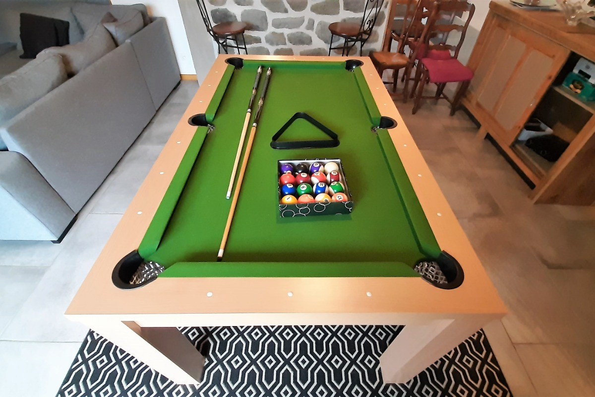 Rez-de-chaussée : table de billard