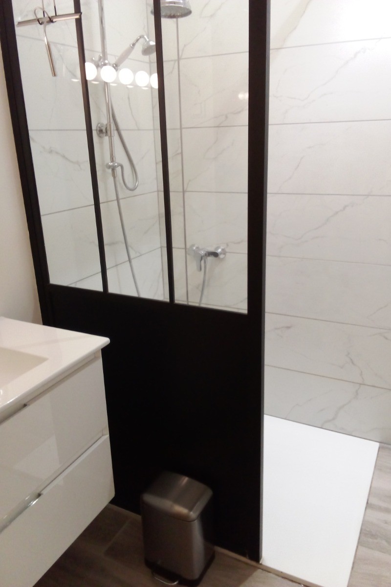 Salle d'eau privée - Location à Aniane