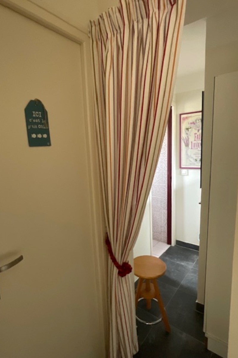 WC indépendant de la salle d'eau - Appartement T2, Le Clos de la Buge (Sanary sur Mer, Var)