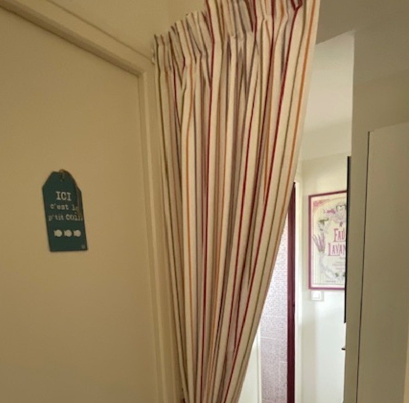 WC indépendant de la salle d'eau - Appartement T2, Le Clos de la Buge (Sanary sur Mer, Var)