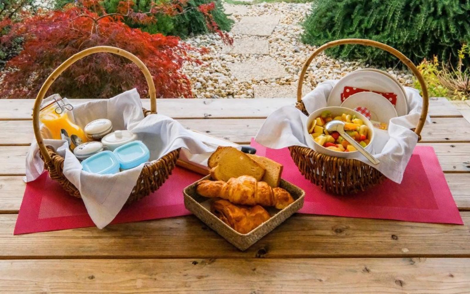 Petit déjeuner La Cabane Mélèze Le Lion d'Or Mauzac et Grand Castang 24150 Dordogne Clévacances