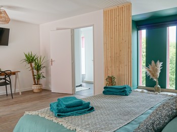 Chambre avec télévision et Wifi