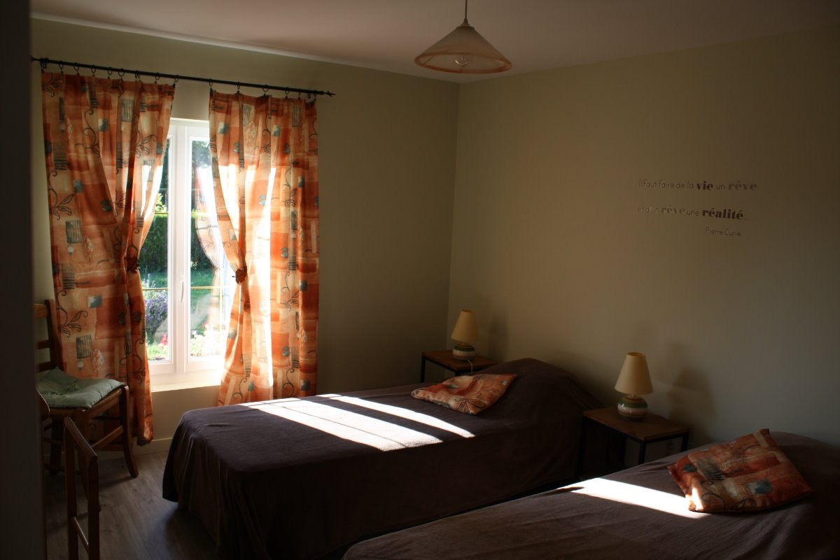 Chambre 1 du bas.