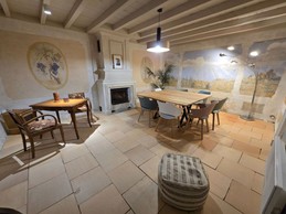 Dining room at Bello Viso in Gironde