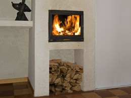 Chambre avec un lit 160 cm ou 2 lits 80 cm. Dressing et poêle à bois pour d'agréable moments au coin du feu