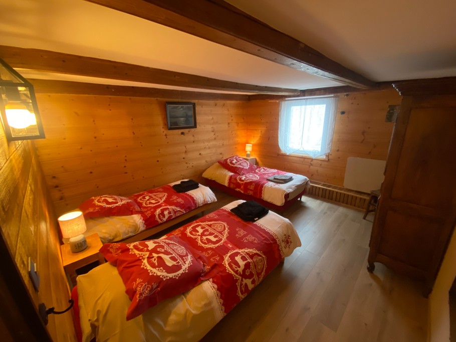 Gîte de groupe Fenil-Logis, ferme entièrement rénovée - Gîtes Digitale