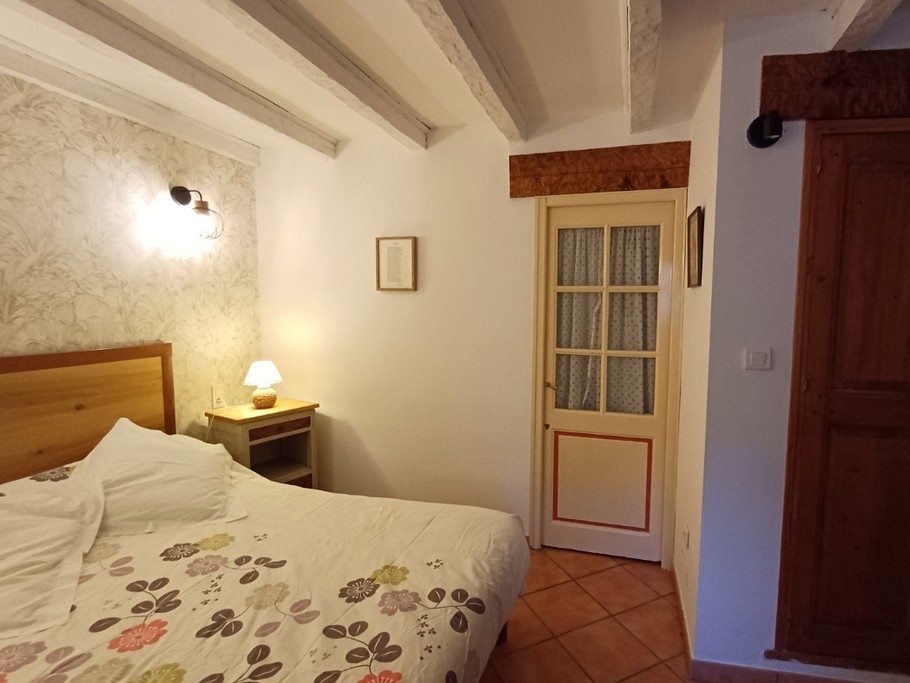 Chambre 1 lit 140 avec salle de bains