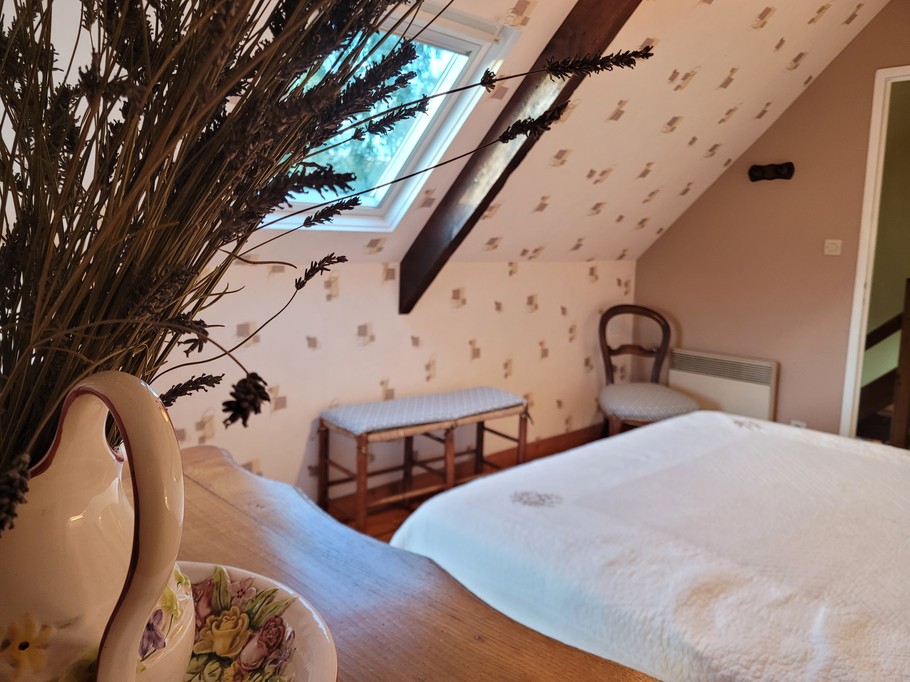 Le Grand, location de vacances Clévacances, chambre étage lit double