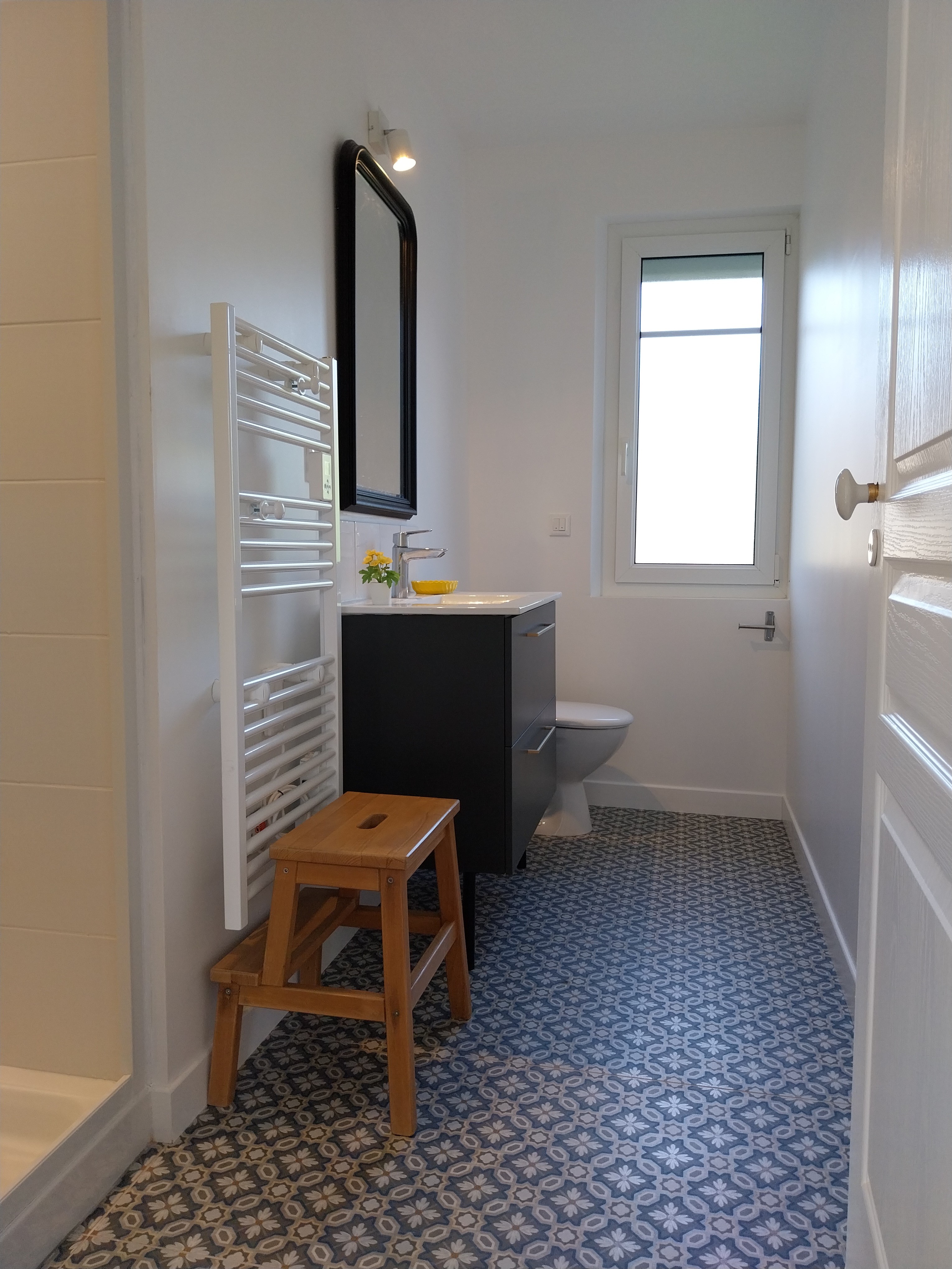 Salle d'eau- Location Gite Normandie- Le Clos de Varengeville sur Mer- location plain-pied proche Dieppe, Veules les Roses.Salle d'eau avec douche et wc