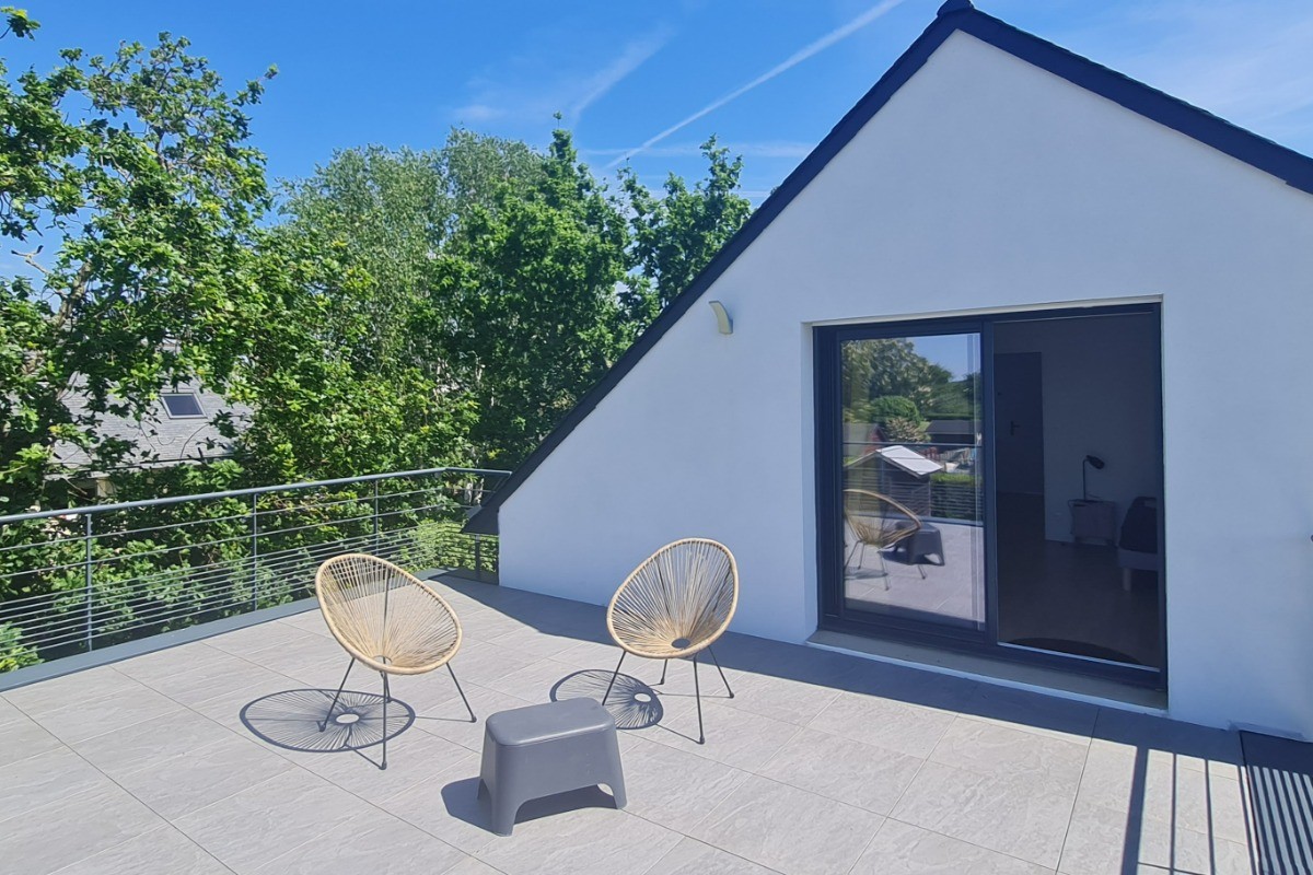 Grand balcon privatif à la chambre 1 (avec mobilier en saison)