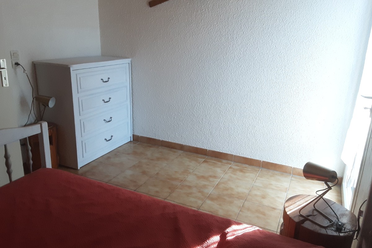 chambre lit pliant fermé
