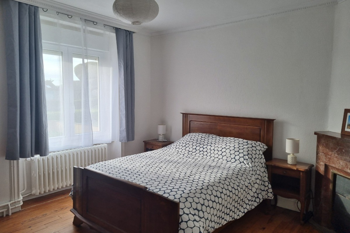 Chambre 1 - lit double - Côté terre