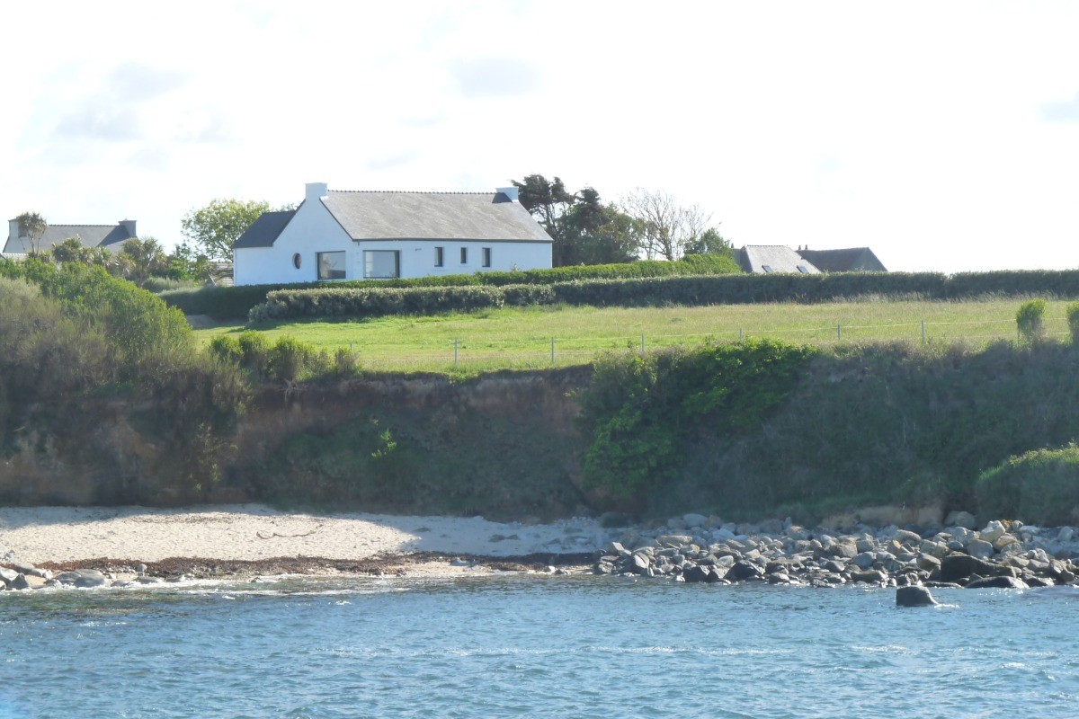 Maison les pieds dans l'eau à 80 m de la plage et du sentier côtier