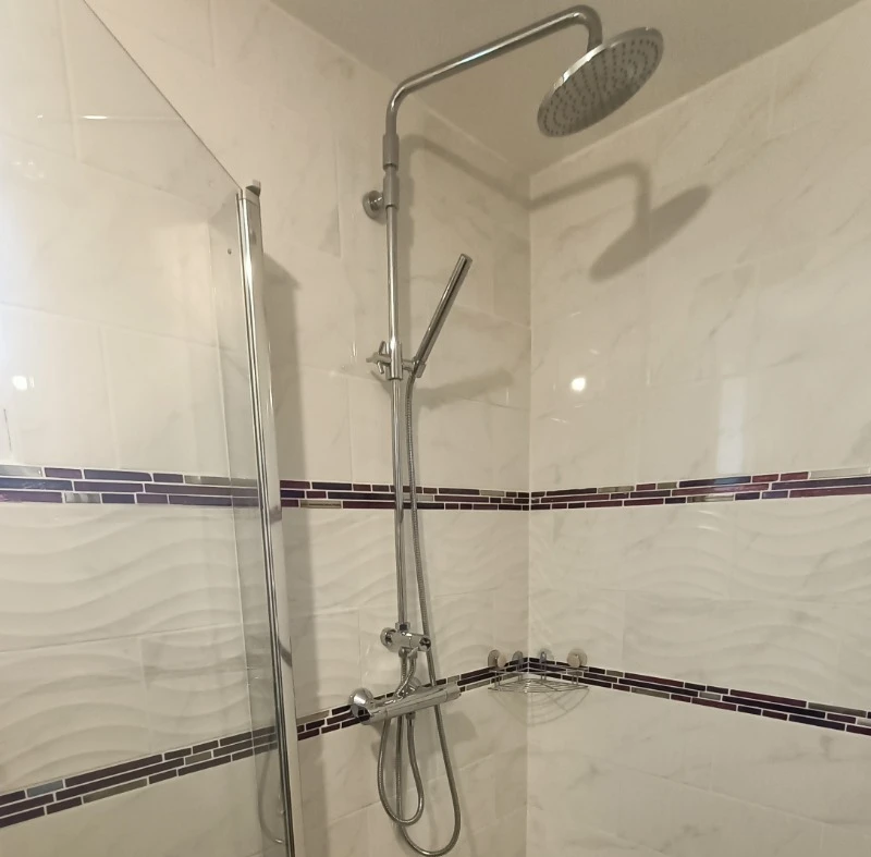 Salle d'eau RDC avec douche