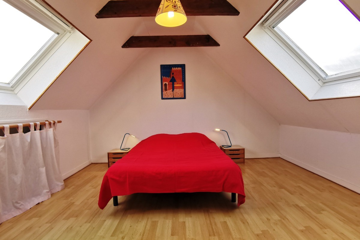 Etage: Chambre 1 avec lit 140