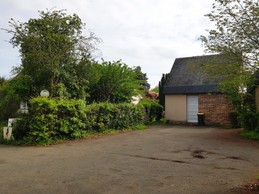 Maison de 45 m² dans une impasse très calme, avec stationnement privatif.