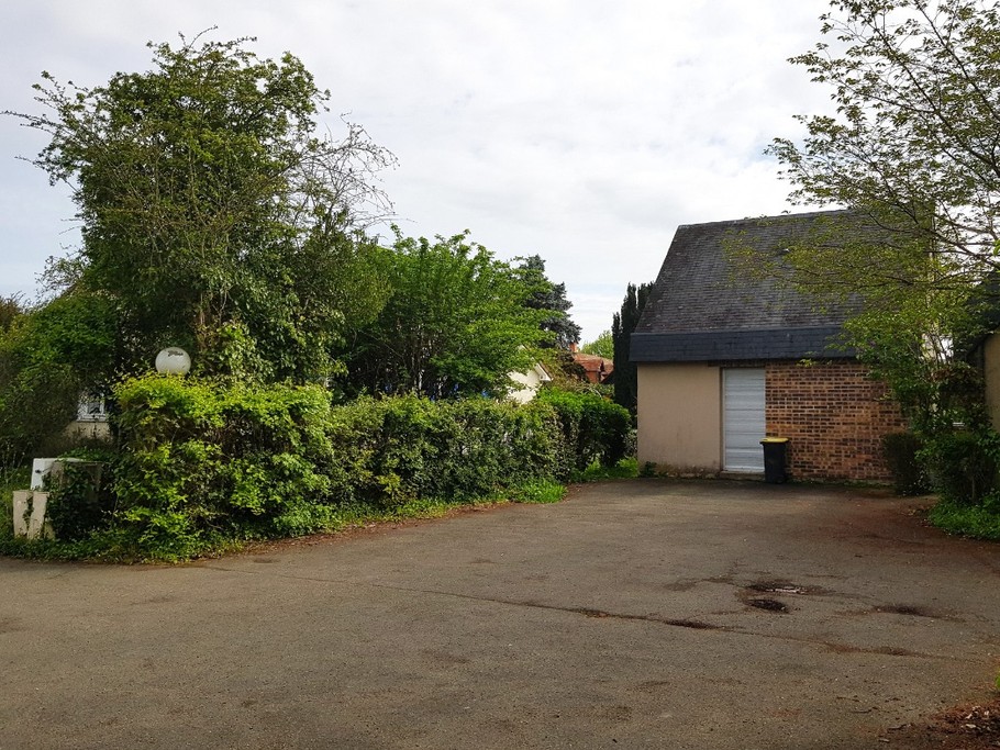 Maison de 45 m² dans une impasse très calme, avec stationnement privatif.