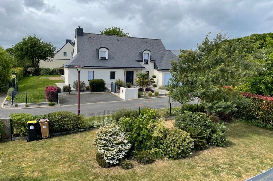 vue du jardin et de l'impasse