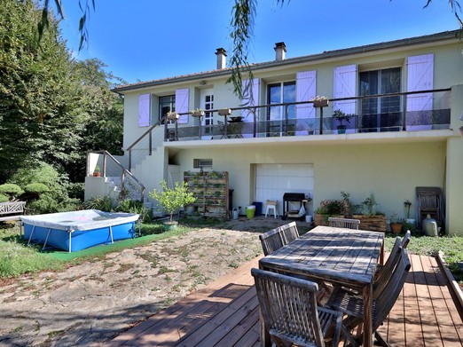 Maison Saint Priest eurexpo saint exupery location saisonnière courte et moyenne durée famille