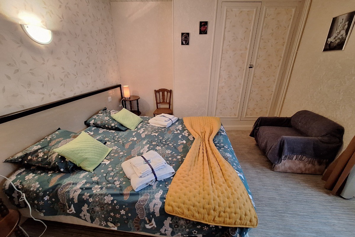 Chambre  2 pers.  et lit bébé