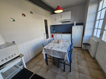 La cuisine à privatisé par les voyageurs auprès de la propriétaire Céline