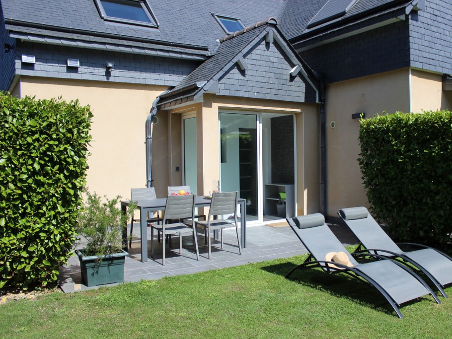 La terrasse et le sas d'entrée