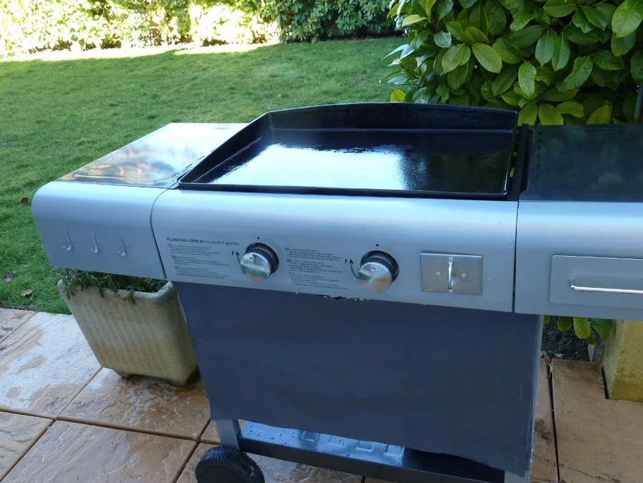 Plancha Privative près du mobilier de jardin