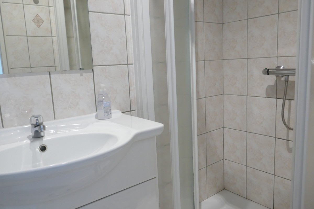 Salle d'eau avec wc