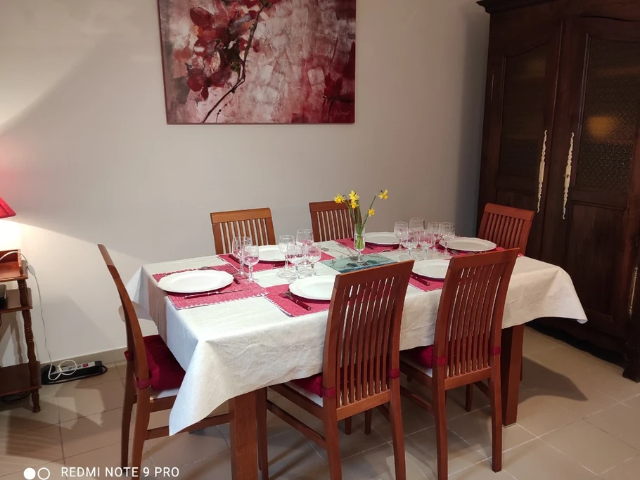 Le coin repas de la pièce de vie