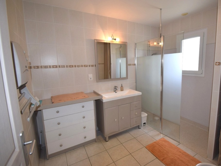 Salle d eau 1 au rdc