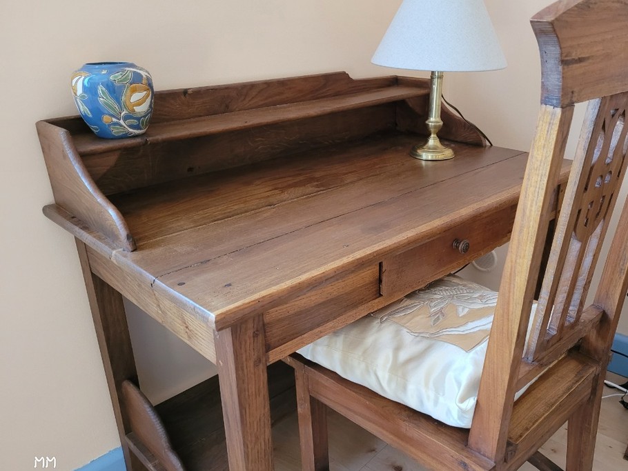 Le bureau de la chambre 1