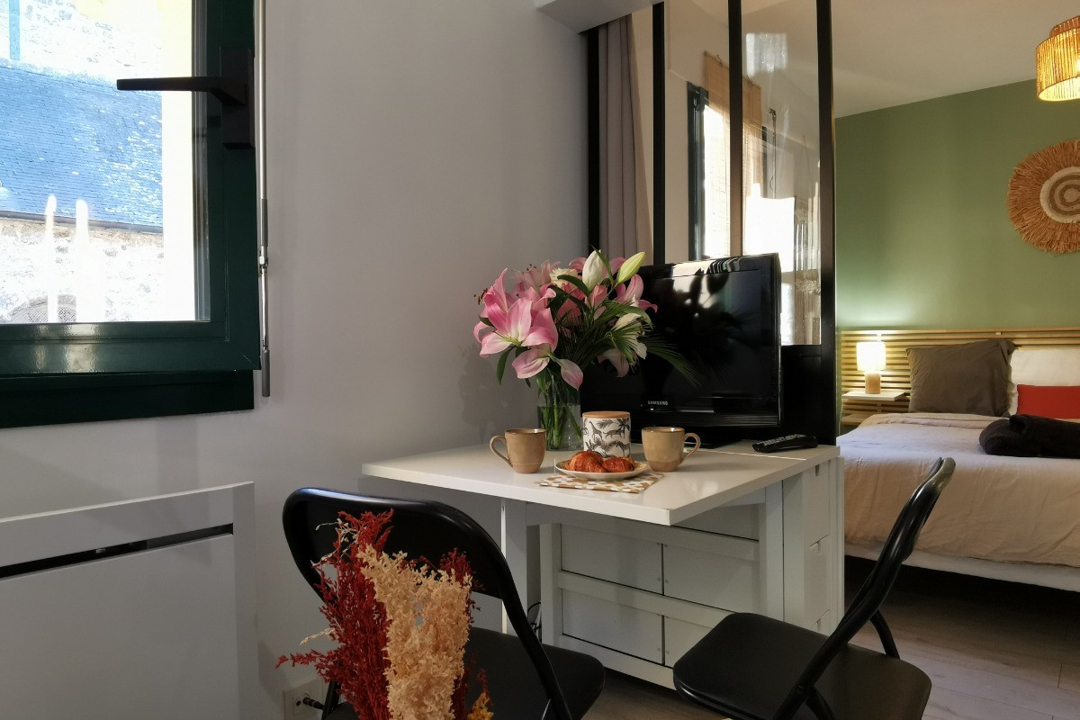 Coin repas avec table pliante