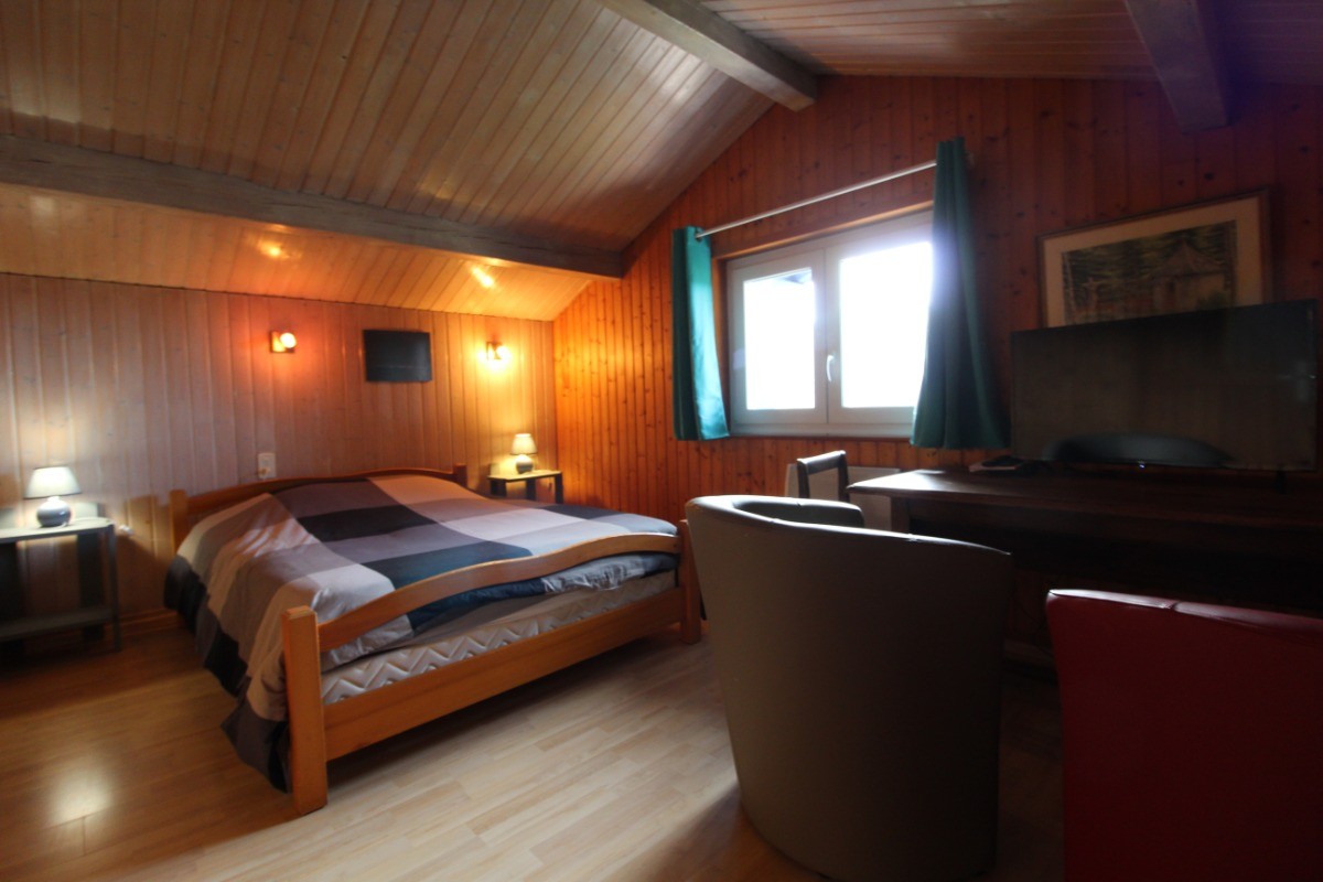 Chambre 3 à l'étage - Maison à Fraize