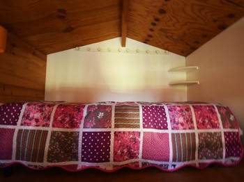 Petit lit sur mezzanine