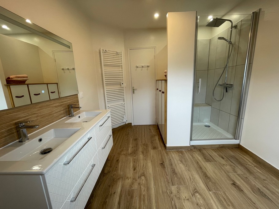 Salle d'eau à l'étage