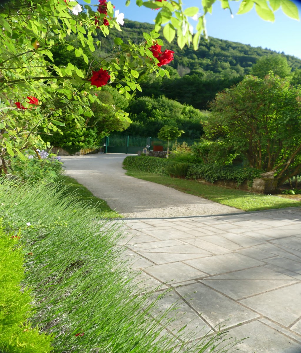 Le printemps s'installe dans la cour