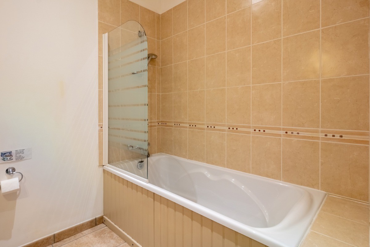 Salle de bains - Inter communicante Chambre N°2