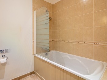 Salle de bains - Inter communicante Chambre N°2