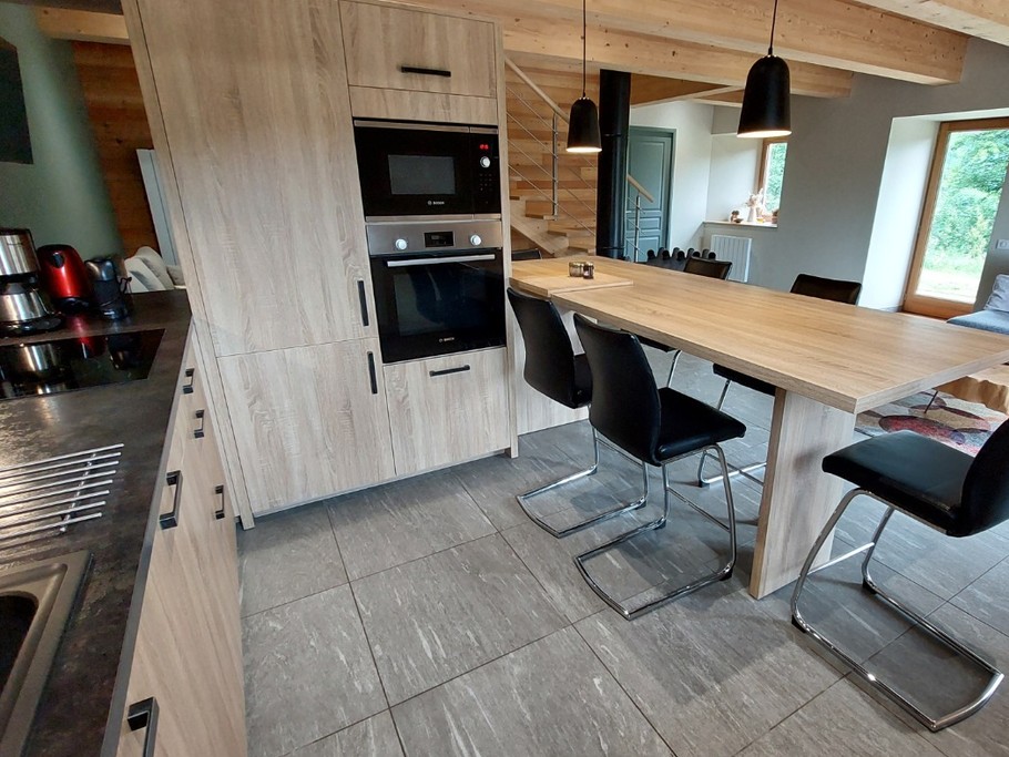 Cuisine avec coin repas