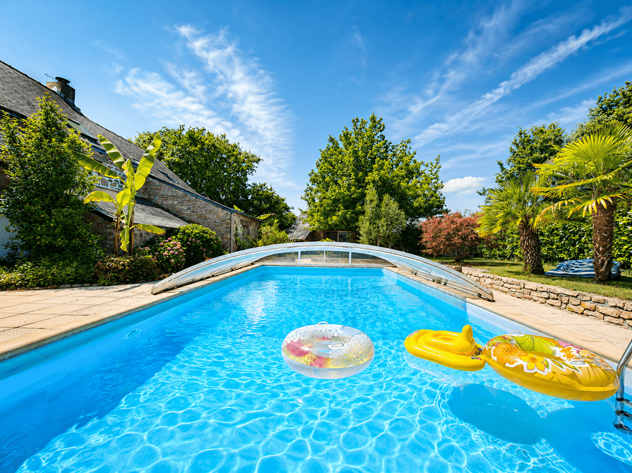 Shared swimming pool