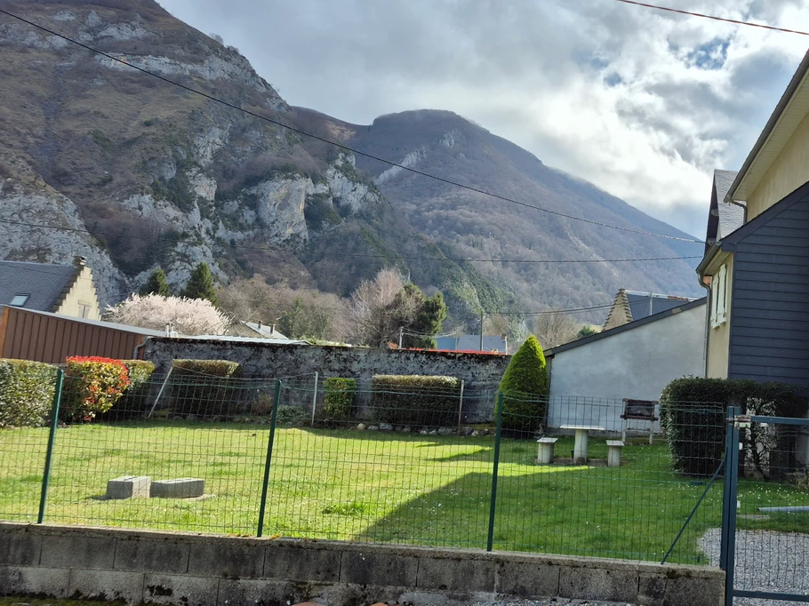 Fenced park behind the gîte