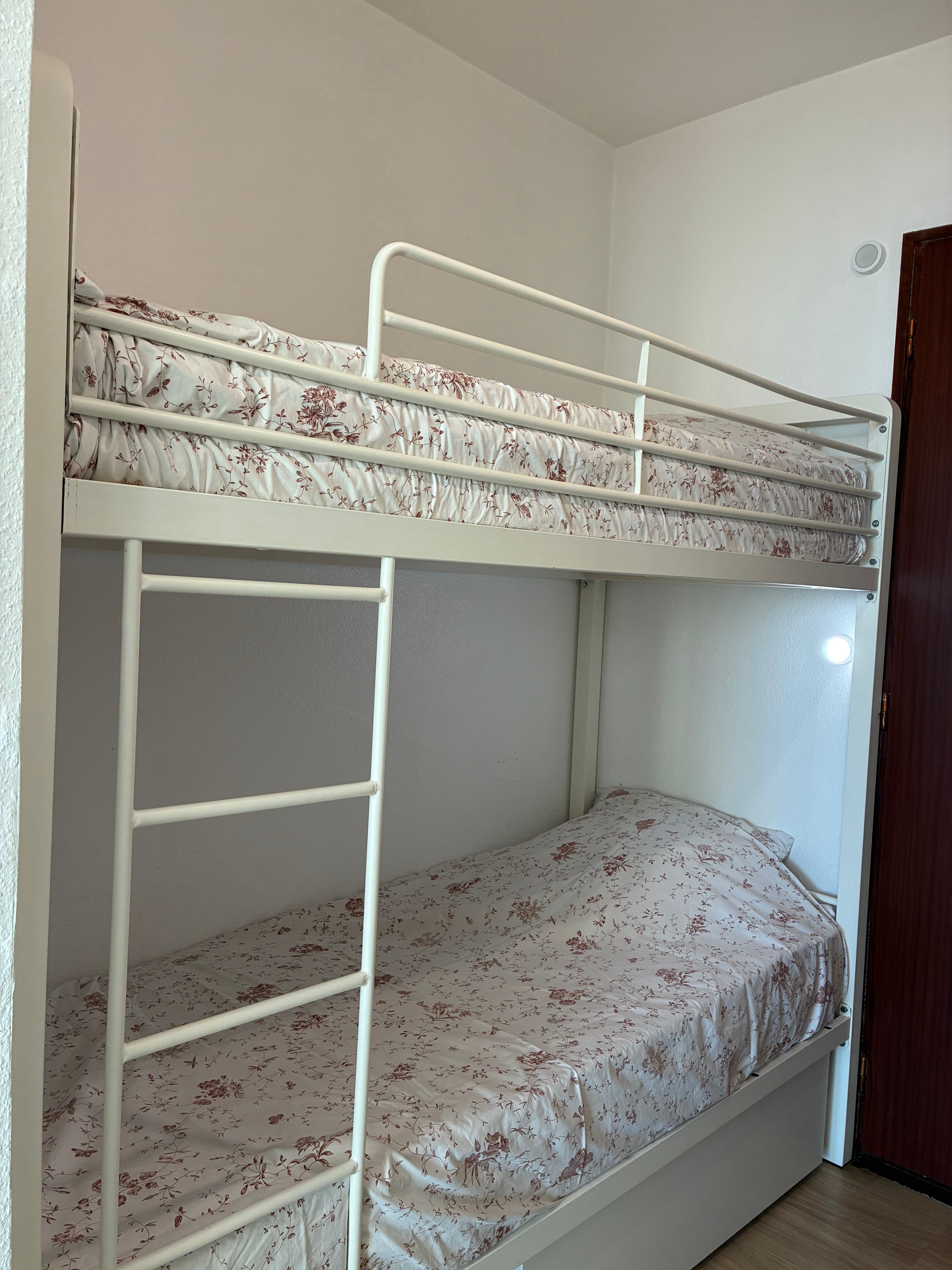 coin cabine