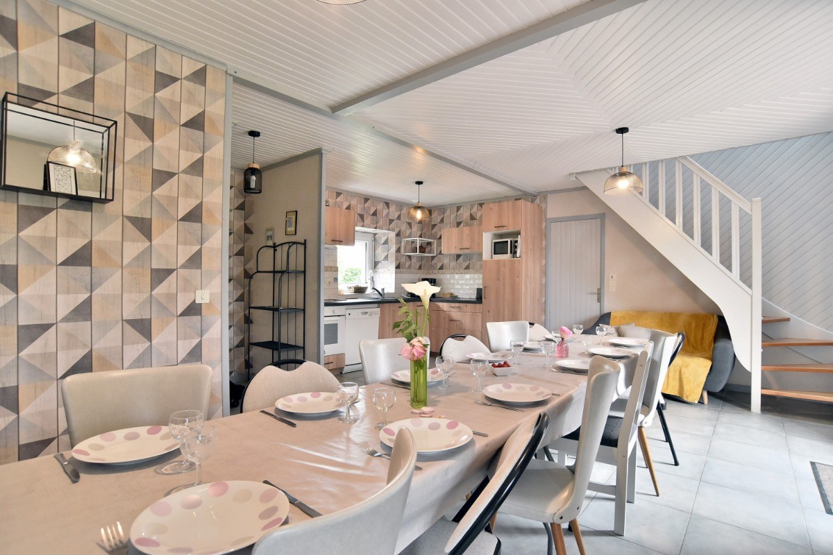 Pièce de vie Le Mélaïs tablée pour 15personnes