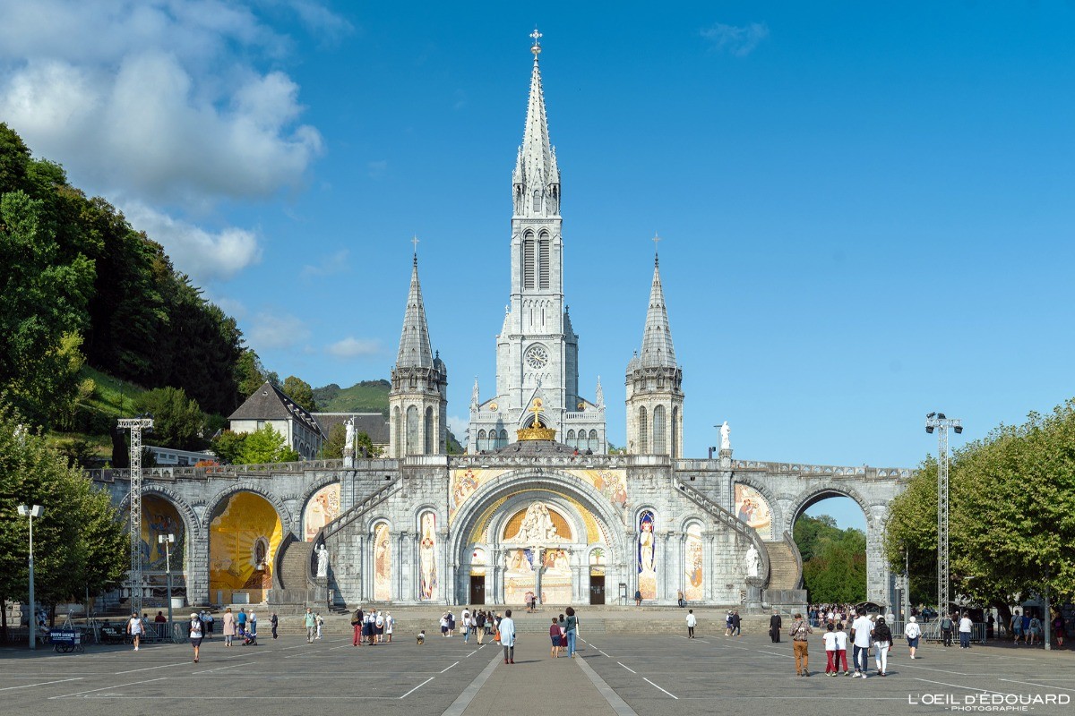 lES SANCTUAIRES DE lOURDES