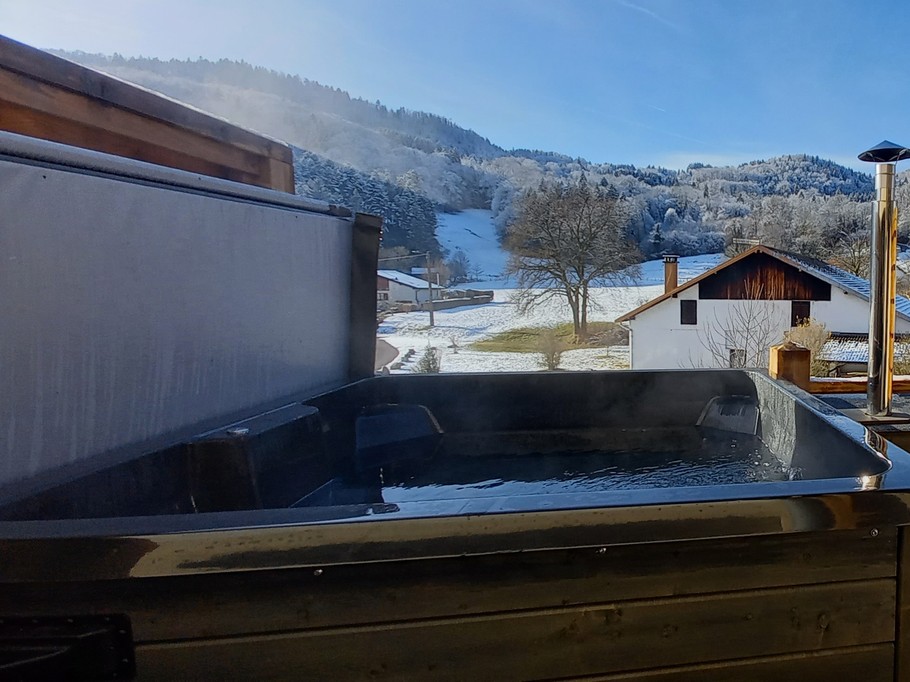 Gite l'écolier et son bain finlandais sur la terrasse - Chez Bubu : L’école