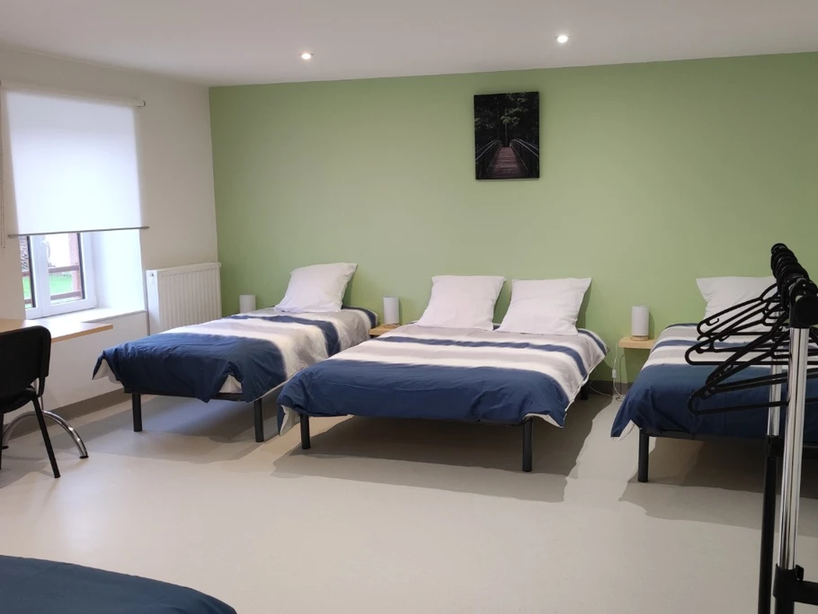 Grande chambre 4 étage - 6 pers - Gîte collectif La Ruche