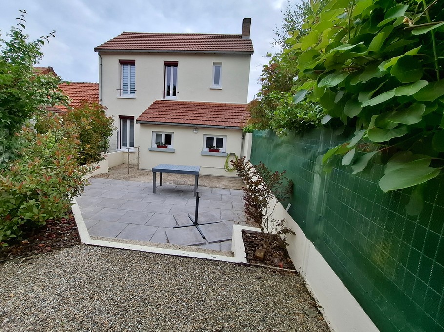 Terrasse vue de l'accès 2ème rue