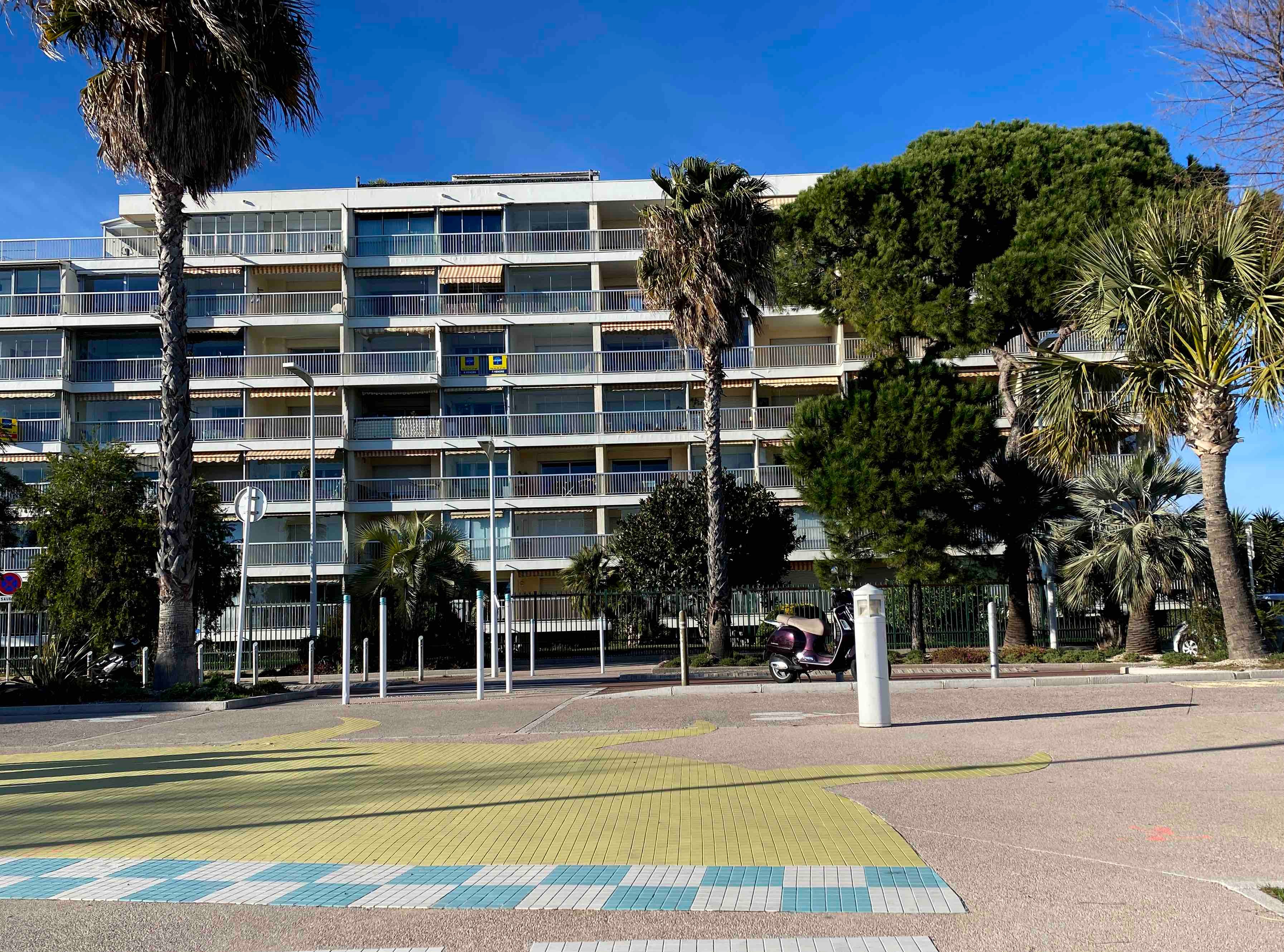 L'immeuble vu de la plage